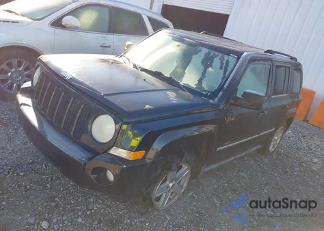 2010 Jeep Patriot Sport из США, поврежденный, VIN 1J4NF1GB2AD620189